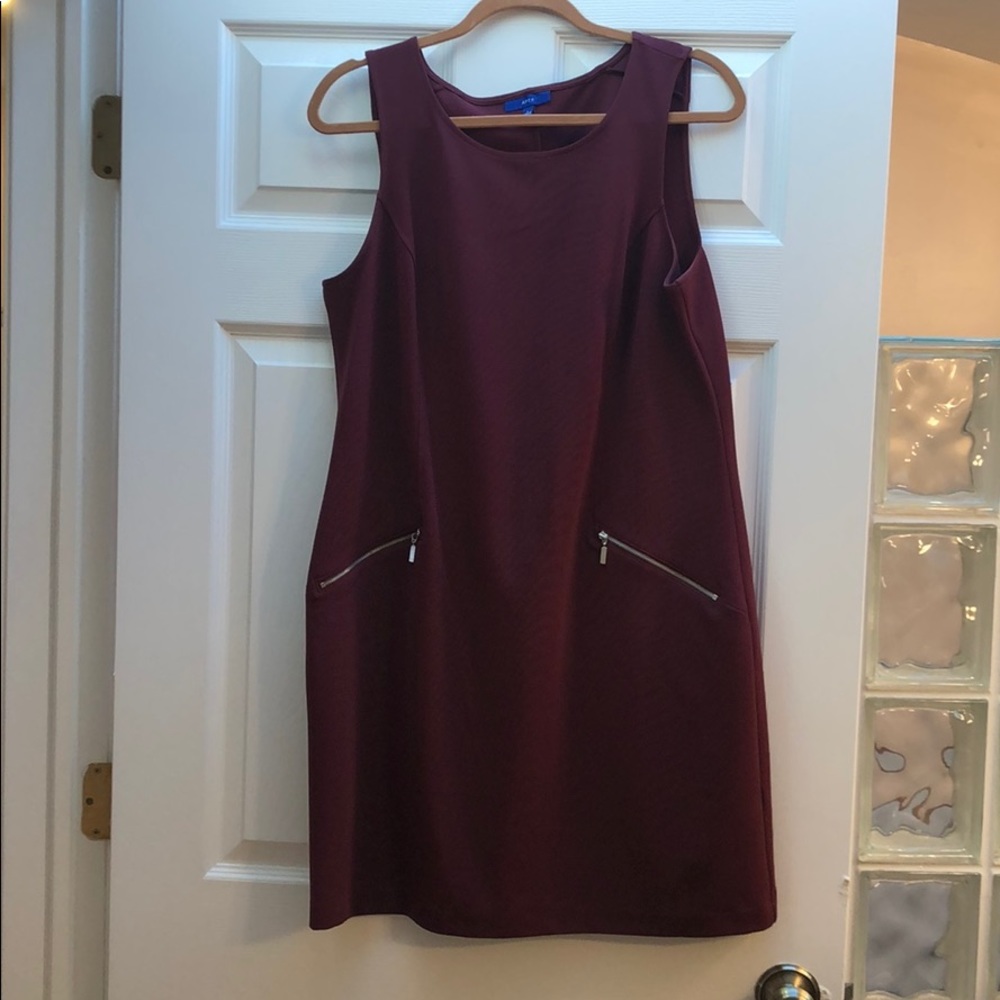 Sleeveless Maroon dress
